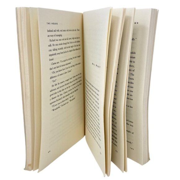 The Hours By Michael Cunningham - Picture 2 of 4